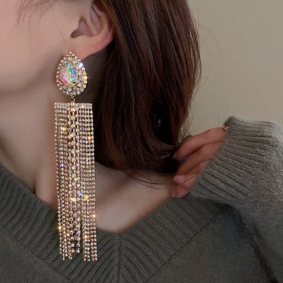 🌟 Silver Rhinestone Big Long Earrings - Picture 2 of 3